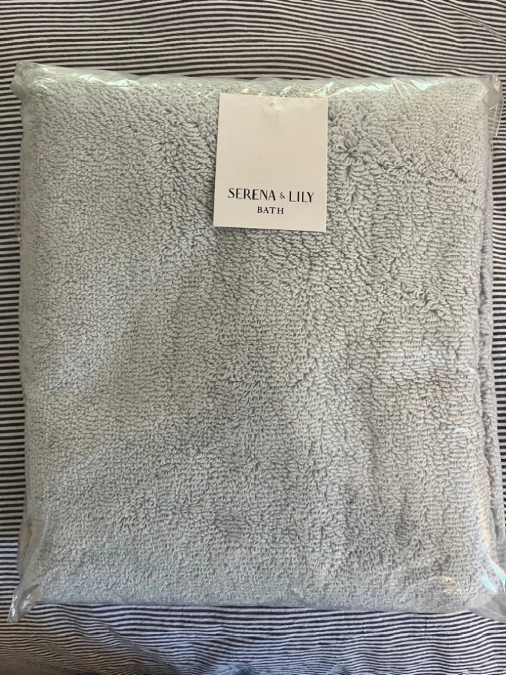 NWT Serena & Lily Kenwood Bath Mat - Ice Blue